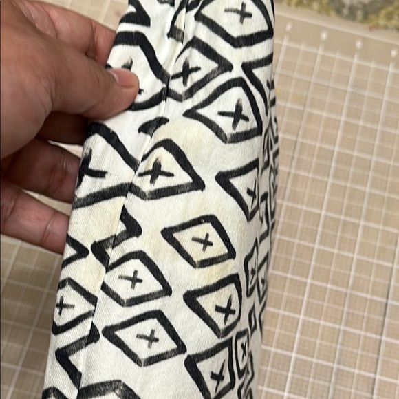 Samudra Black and White Cosmetic Bag with Geometric Design - Picture 9 of 11